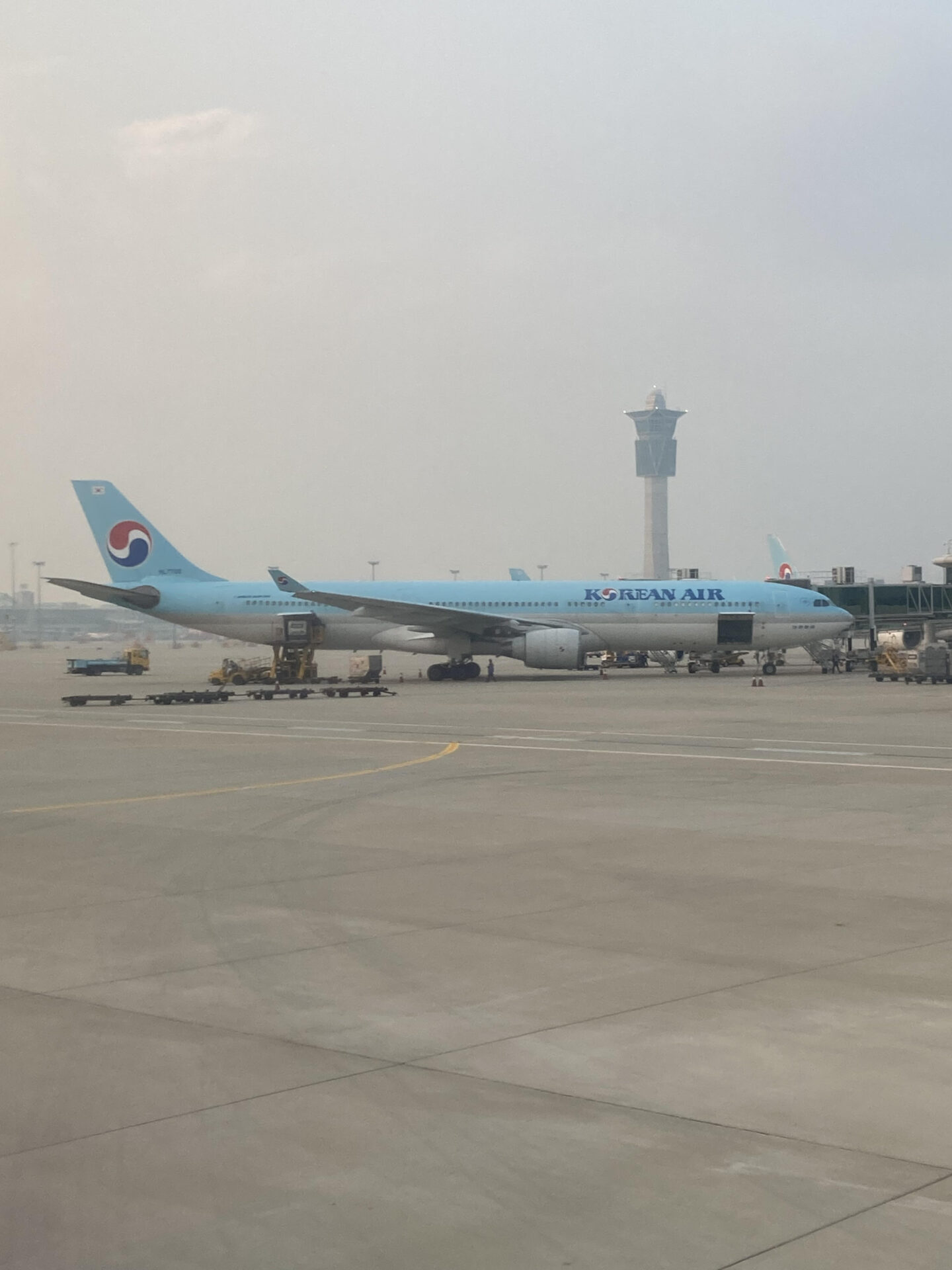 日本から韓国 飛行機 往復いくら