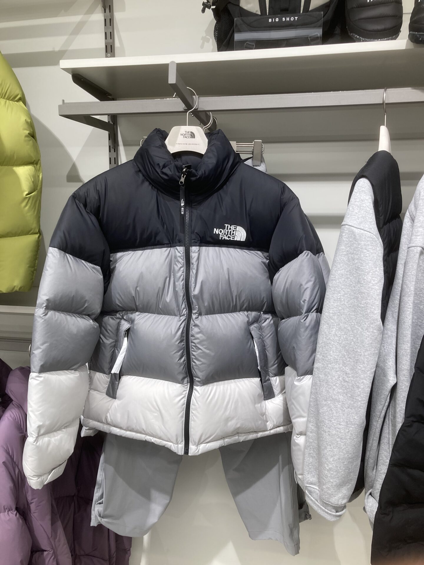 韓国 ノースフェイス ヌプシ ダウンジャケット