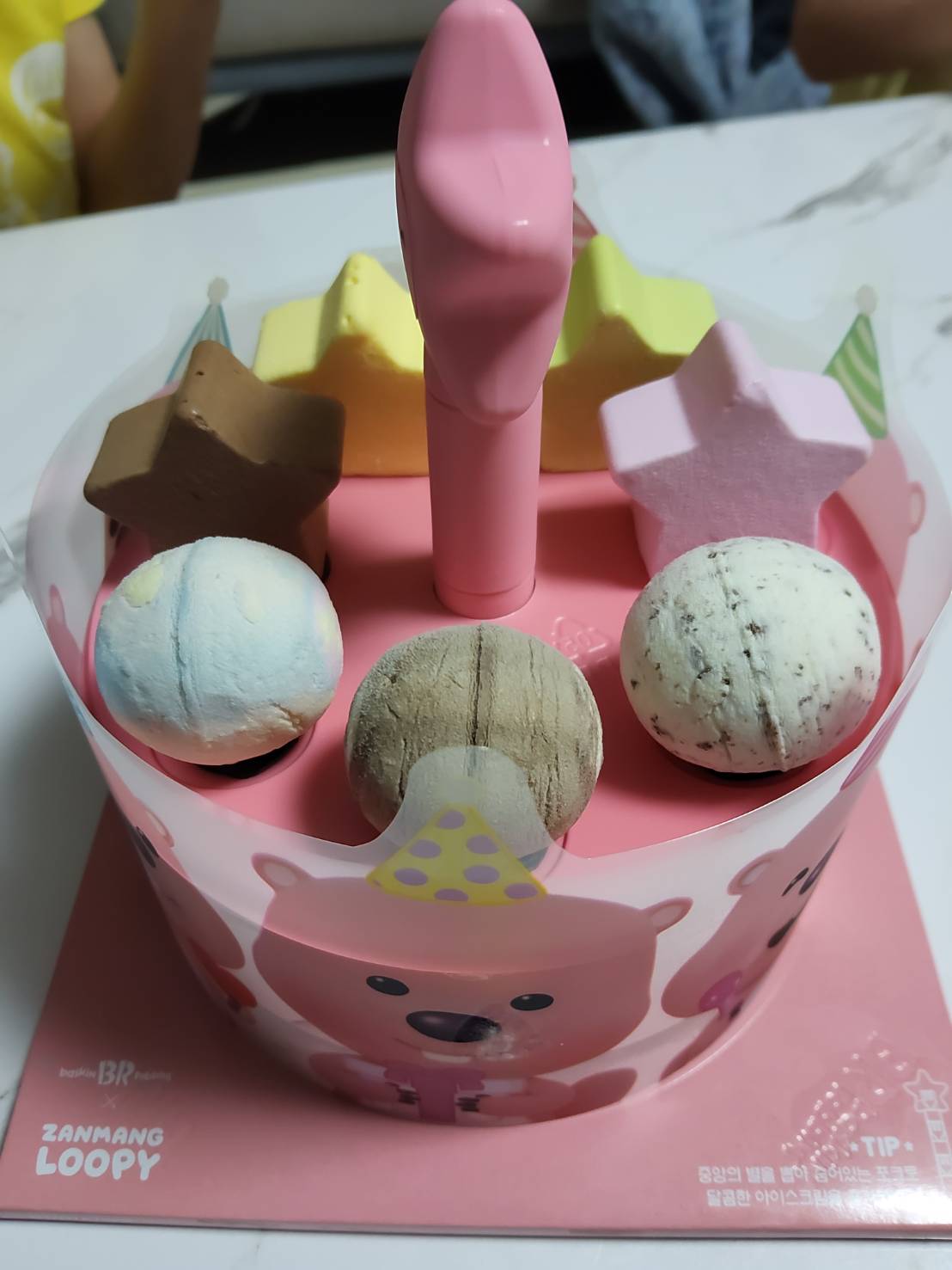 韓国サーティワンのアイスケーキ 반짝이는 잔망루피（パンチャギヌン ジャンマンルピ）