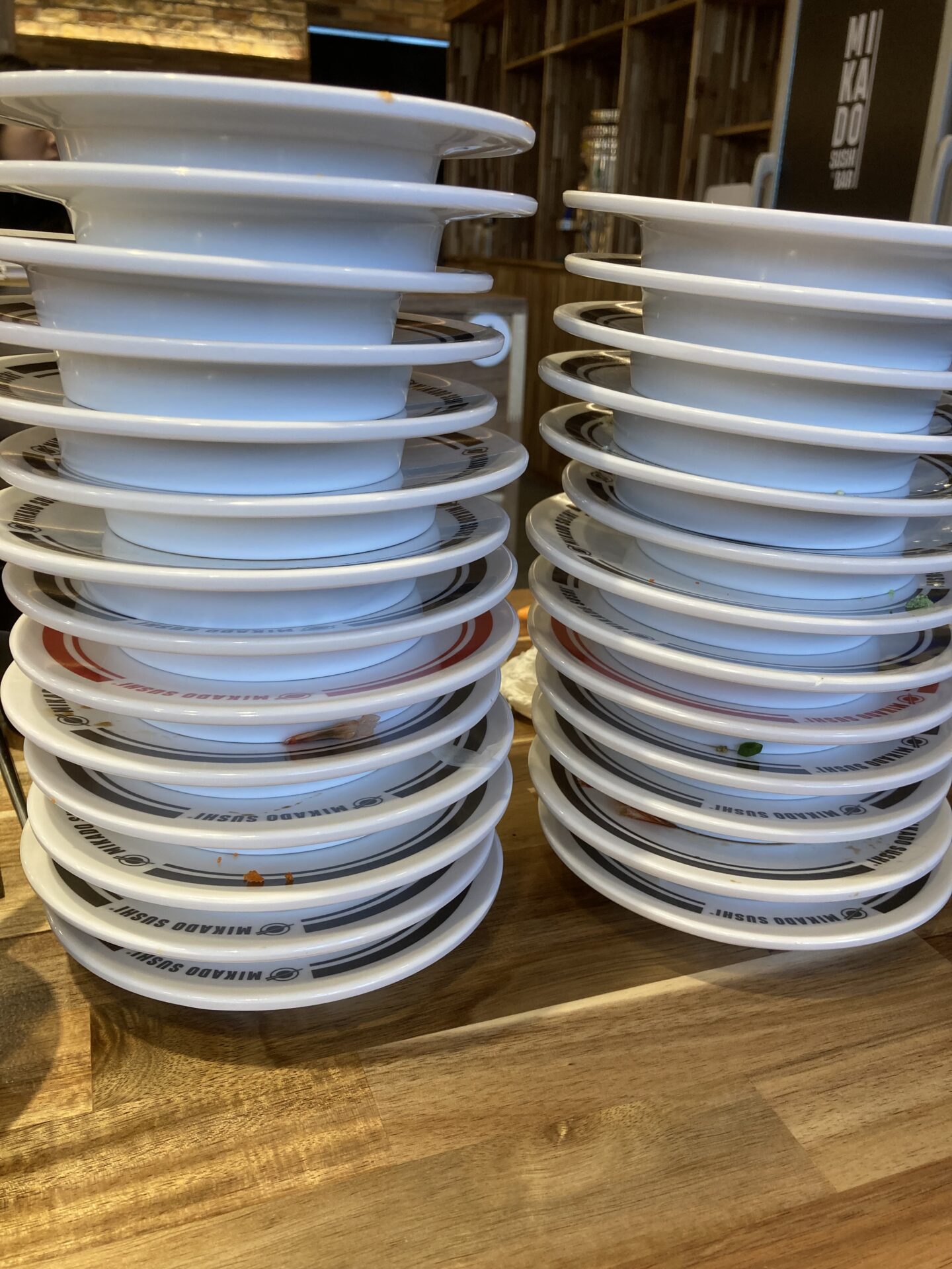 MIKADO SUSHIの値段は高い？