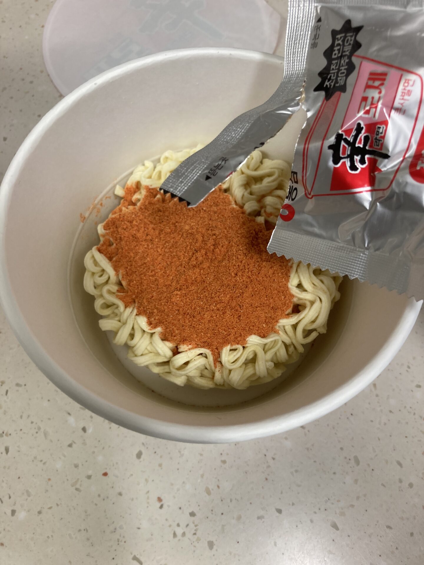 辛ラーメン ロゼ カップの作り方
